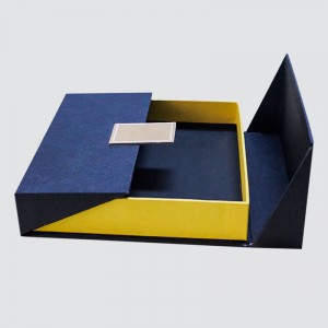 Ylellinen mukava hieno erityinen lahjapakkaus