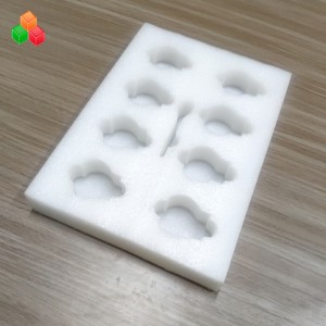 räätälöity muottipakattu pakkaus epe-sisävaahto iskunkestävä värikäs epe-vaahtosäiliö viinipullon pakkausmateriaalille