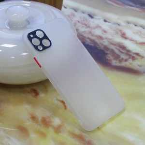 iPhone11 matkapuhelinkotelo, jossa metallinen kamerasuoja ja itsenäiset painikkeet