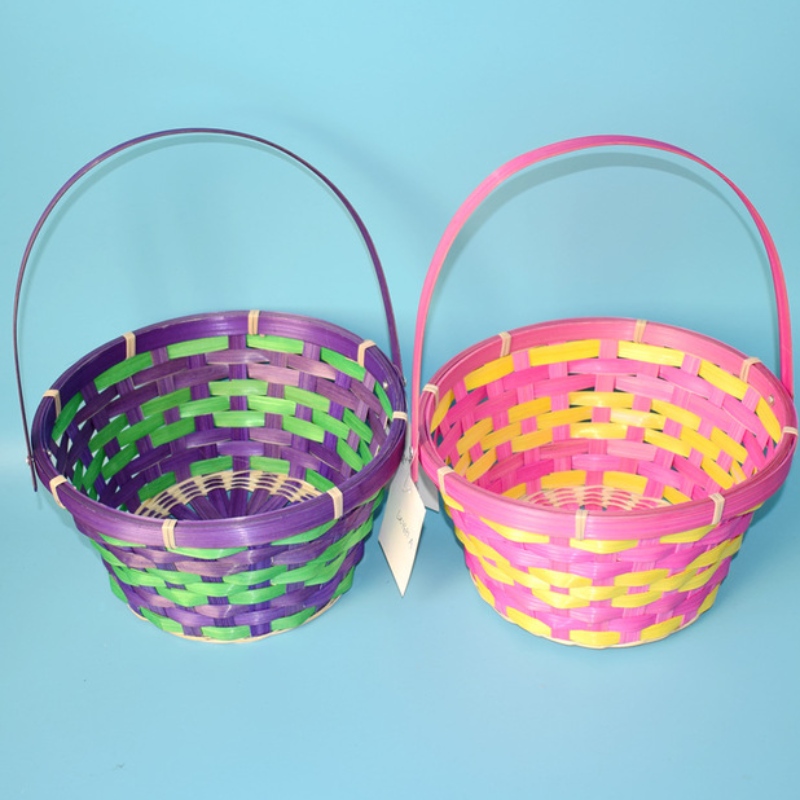 Pääsiäinen Värikäs kori kahvalla