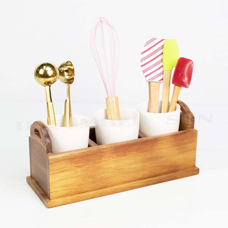 Käyttäjäystävällinen keittiöväline ja pidike