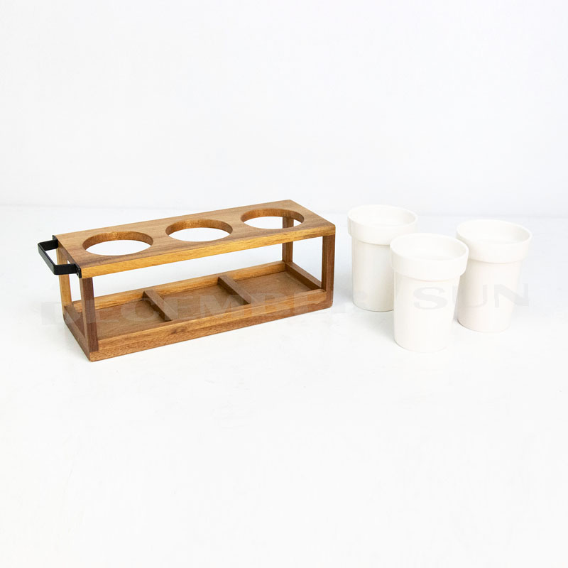 Käyttäjäystävällinen keittiöväline ja pidike