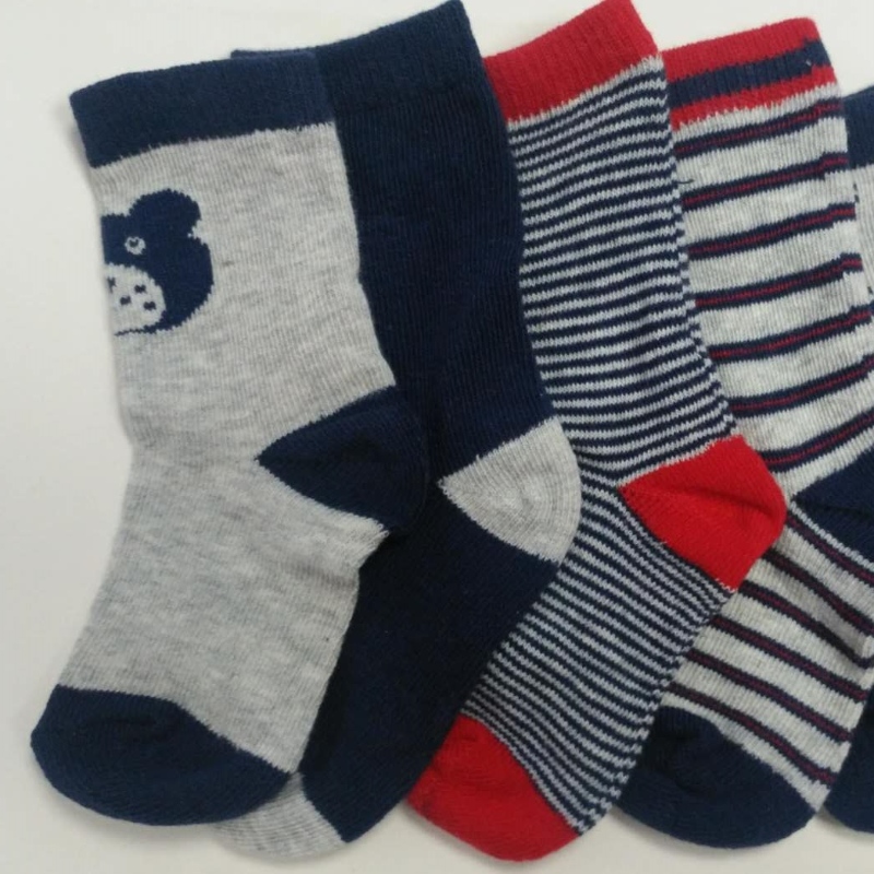 mittatilaustyönä valmistettu sukka