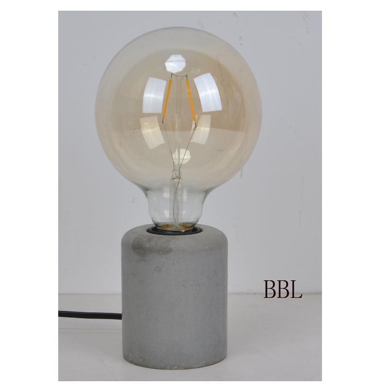 Pöytävalaisin pienellä pylväsbetonialustalla