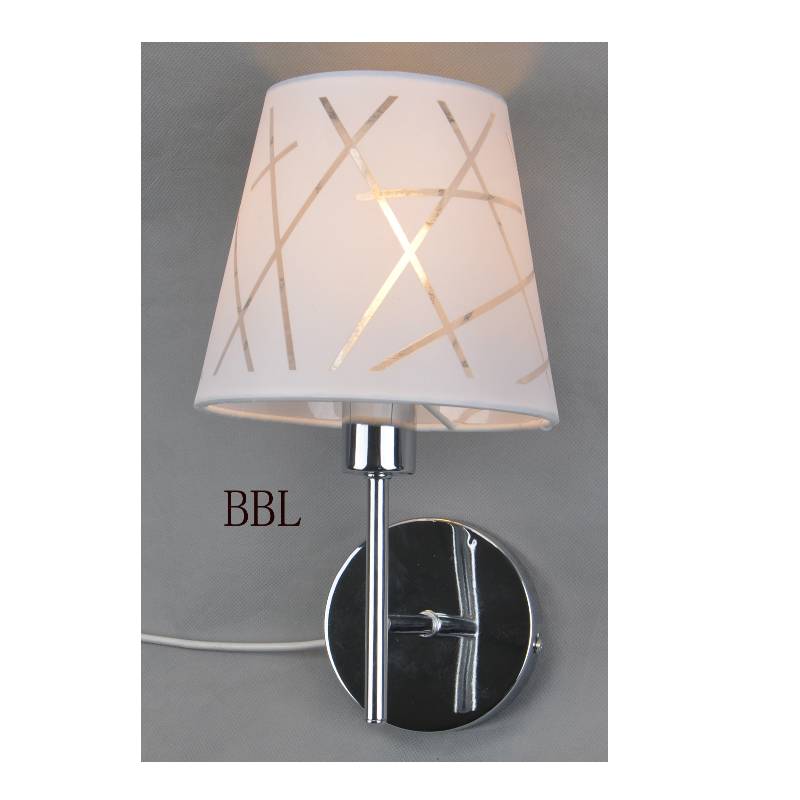 Seinänvalaisin, jossa on kangasvarjo