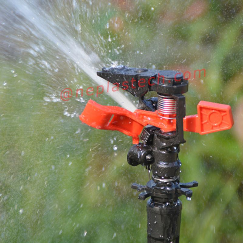 säädettävissä etäisyydellä ja suihkutuskulmassa säädettävissä Muovipuutarha nurmikon viljelymaan impulssisummut