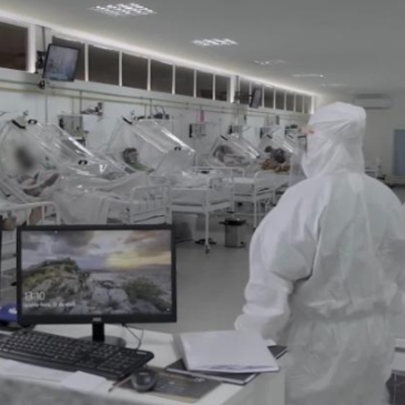 Bolsonaro jatkaa Covid-19-uhan hylkäämistä tapauksissa, joissa Brasilia kiihtyy