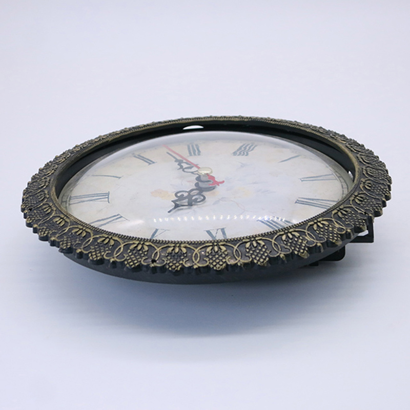 Antiikkinen kello, jossa on 150mm halkaisija, käyrä viinirypäleen seinäkello