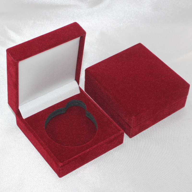 Kohta V-04 neliö PU Leather box for coin&virkamerkki, kalvosinnapit, solmioliitin jne. mm.63*68*28, paino noin 50g