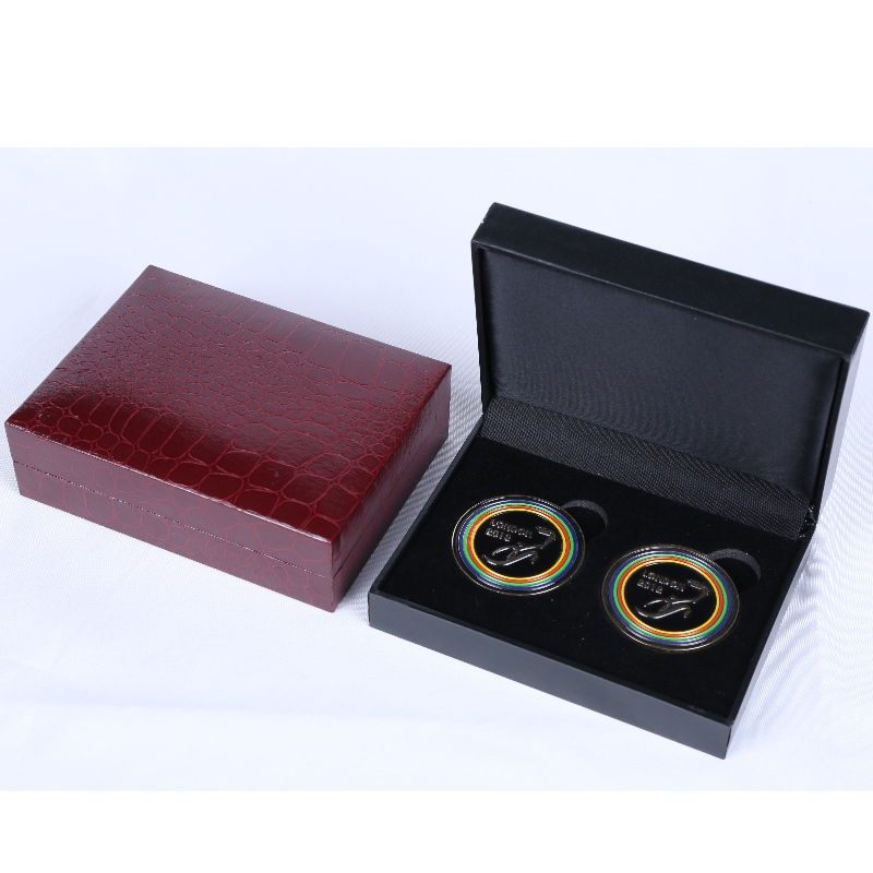 Erä V-18 suorakulmio Leatherette Paperilaatikko kaksoiskolikoita tai 60*100mm mitali virkamerkit jne. mm.120*90*40, painot noin 135g