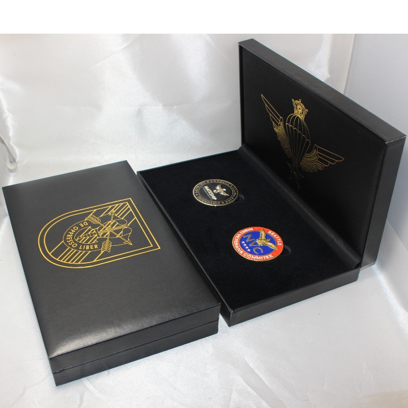 Kohta V-21 suorakulmio PU nahkalaatikko 90*120 millinen mitali, kolikko &virkamerkki jne. mm.234*140*40, painot noin 325g