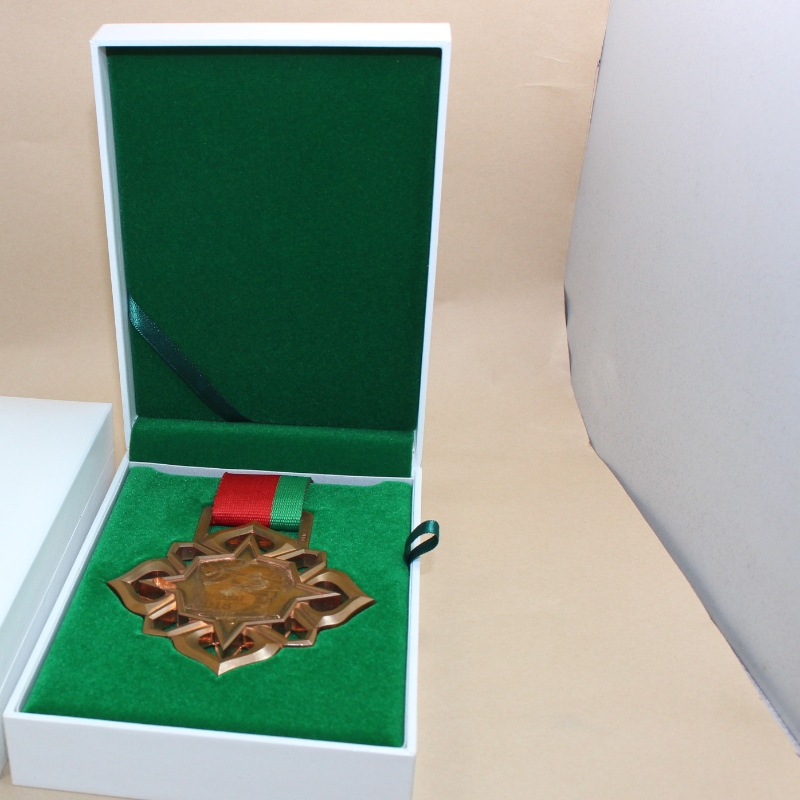 Tavara V-15L-suorakulmio PU nahkalaatikko 90*120 millistä mitalia, kolikko &virkamerkkiä jne. mm.110*157*40, painot noin 185g