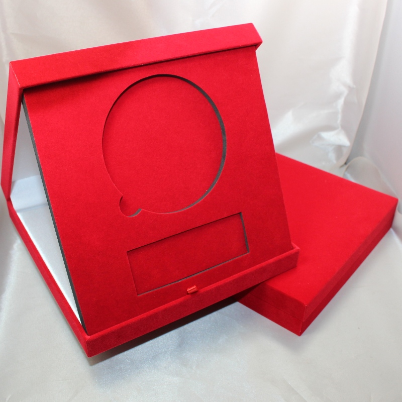 Erä V-23L square flanellette box for 150*150mm mutiple coit, mitalit ja merkit jne. mm. mm. mm. mm.192*192*40 paino noin 335g