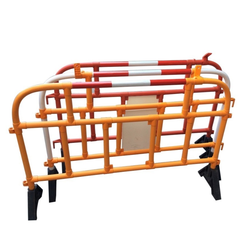 Jalankulkusuoja konsertteihin, urheilutapahtumiin ja paraateihin muovinen barrikadi-PVC-pysäköintialueen este ajoneuvon tieneste