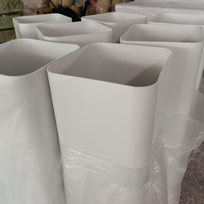 PVC neliöputki muovinen neliöputki mukautettu putki pieneen keskimuotoiseen kodinkoneen kansiin