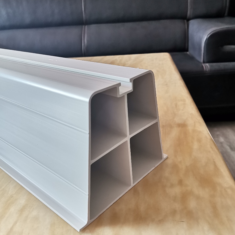 Anti-UV-PVC-muovipuristusprofiili ilmastointilaitteen pohjan AC-jalustalle maanpinnan ja lattian kannattimelle