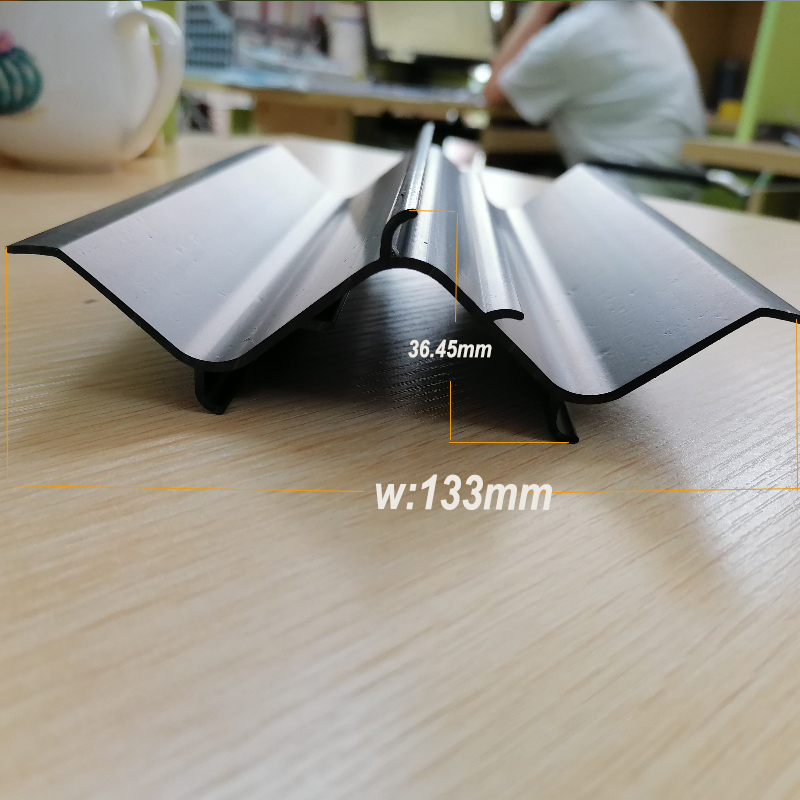 PVC:n pudotusseerumin erottimet, joita käytetään jäähdytyssumun poiston pisaroiden separaattorin profiiliin tuuletusta varten