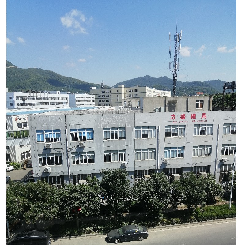 COVID-19 VS -muoviteollisuus