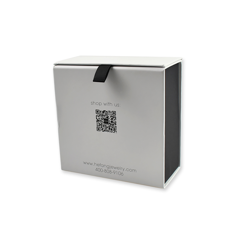 Jalokivilaatikko/neliölaatikko (Square box)