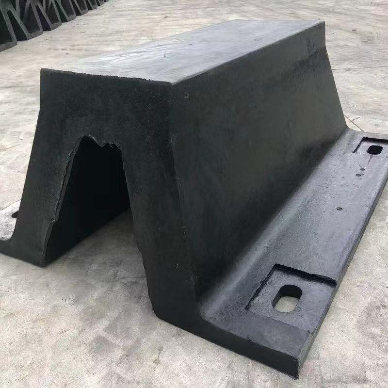 Superkaarinen merivoimien kumipuskurin kiinteä puskuri