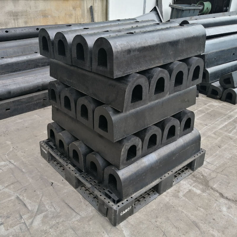 D tyyppi DD/DO/DC/Square dock -kumipuskuri, jonka puskuri on äärimmäinen