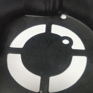 Korkeassa lämpötilassa kestävä mustan pp:n eristys levyssä 0.43mm palonestoaine -tiivisteen käsittely