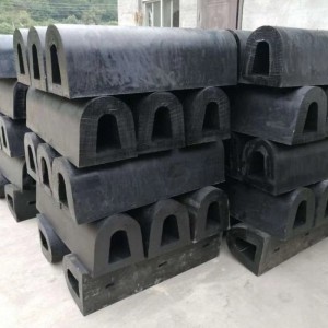 D tyyppi DD/DO/DC/Square dock -kumipuskuri, jonka puskuri on äärimmäinen