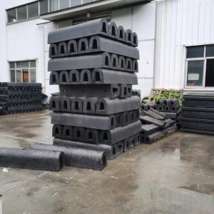 D tyyppi DD/DO/DC/Square dock -kumipuskuri, jonka puskuri on äärimmäinen