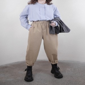 Rentoutunut muotoilu Minimalistinen tyylinen tavallisen tavallisen tavallisen tasaisen värin Raivattu ylisuuri erikois 17718 Pyöreän kauluksen paita