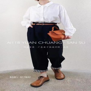 Rentoutunut muotoilu Minimalistinen tyylinen tavallisen tavallisen tavallisen tasaisen värin raidallinen Ohitettu erikoisuus 17832: n löysä paita