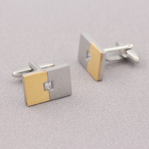 Kaiverrettavat ruostumattomasta teräksestä valmistetut kaksisävyiset 18 K kultaiset kalvosinnapit kuutio-zirkoniumkivellä