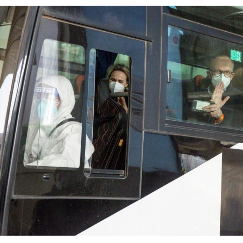 WHO:n ryhmä viruksen alkuperää jäljittämään saapuu Wuhaniin.