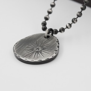 Antiikki musta kaulakoru loistava tähti riipus ruostumatonta terästä pyöreä kaulakoru