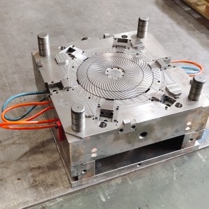 ODM OEM -valmistajan suunnittelija Custom Plastic Injection Mold