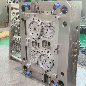 Erilaisten muovisten ruiskuvalumuottien ammattimainen räätälöinti autojen muoviosiin