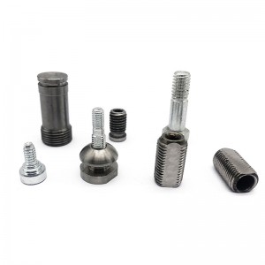 Kylmämuovaava ajoneuvokiinnittin oma kylmäpäinen autoalusta vastaava metallinen osa