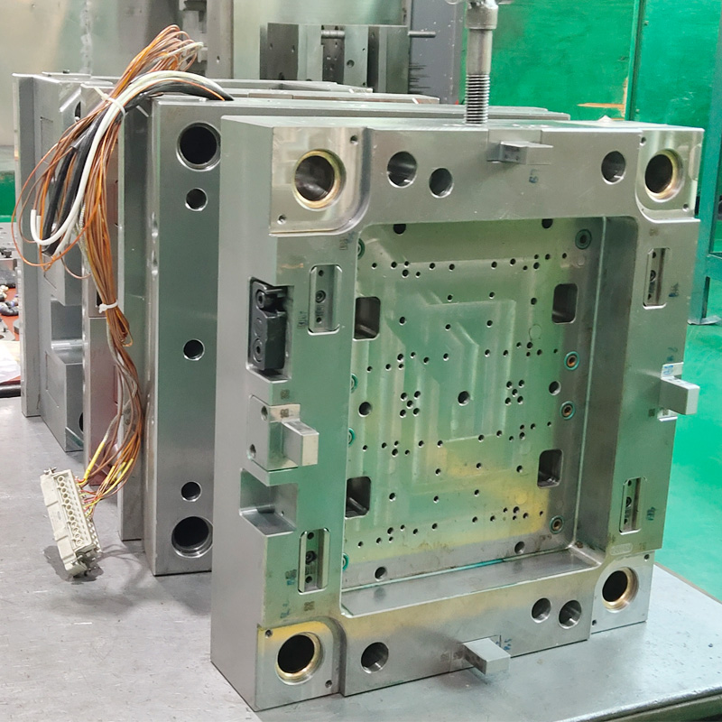 Jiading edistää köyhyyden helpotusta työllisyyden kautta Chuxiong, Yunnan