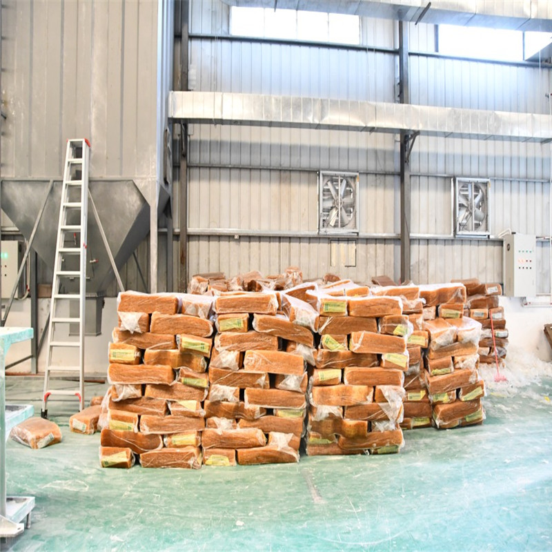 Mikä on ero kuminauhan ja lateksibändin välillä ja mikä on ero valmiiden tuotteiden välillä?