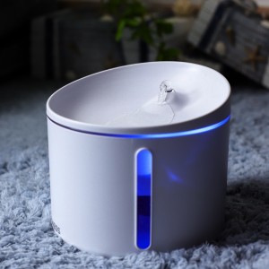 1L kissan veden suihkulähde