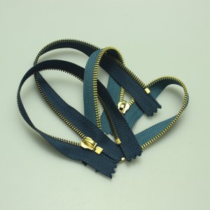 Metalli-messinki vetoketju, jossa on erilaisia ​​tyylejä ja kokoa, metallitarvikkeet