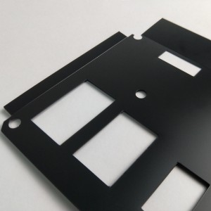 0,5 mm:n eristyslevy, PC-eristystiiviste, liekinestoaine ja lämpötilakestävyys