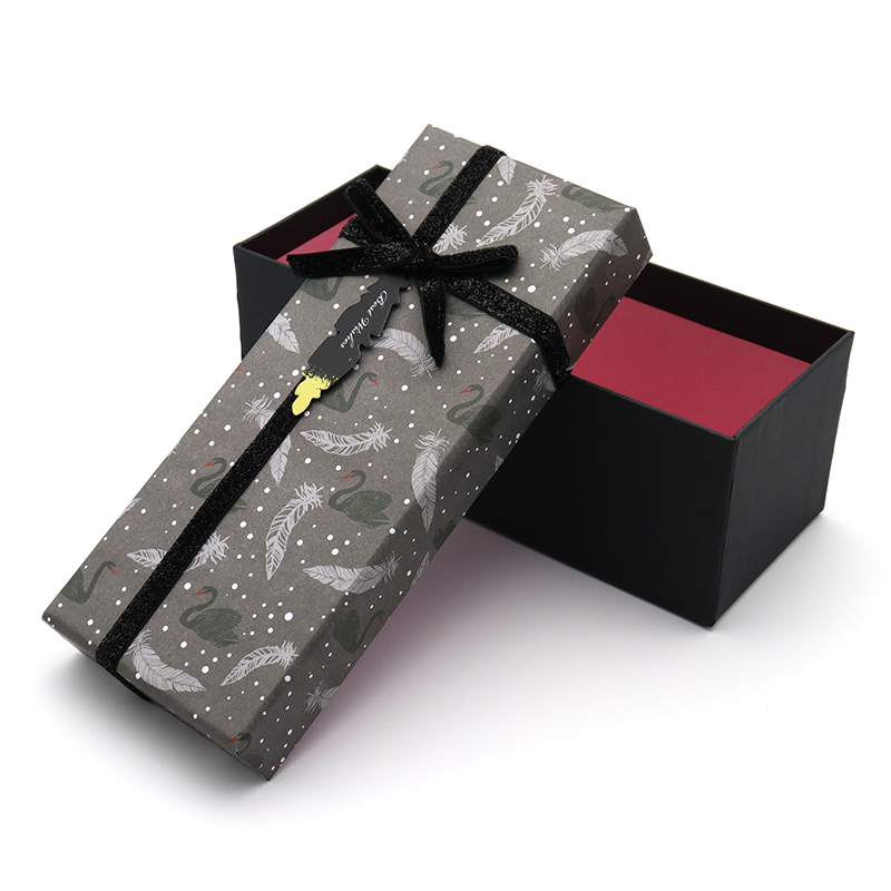 Mukautettu vaaleanpunainen musta jäykkä paperi pakkaus olkapää laatikko bowknotnauha bridesmaid lahjapakkaus ja pussit