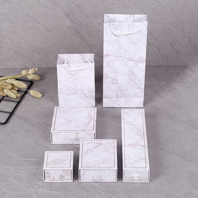Pahvi marmori liukusäädin korut pakkaukset korvakoru pahvi kierrätetty UV päällystys lakka kohokuvioitu leimaus