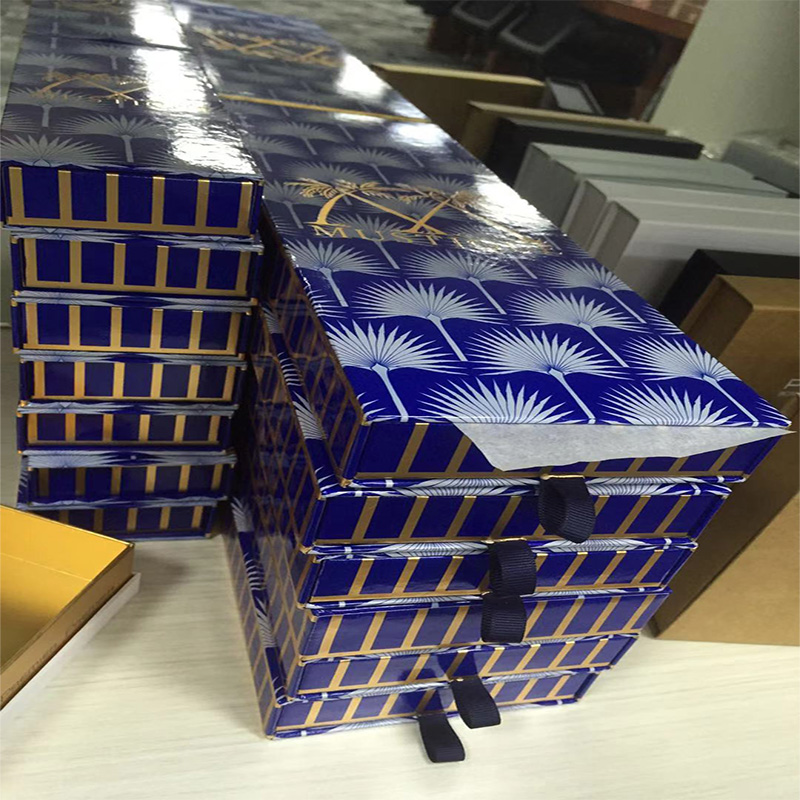 Virus voi´Estä meitä!Antaakseni oman voimani maailman talouden elpymistä varten!