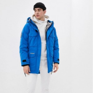 Sade ja lumitiiviste alas takki