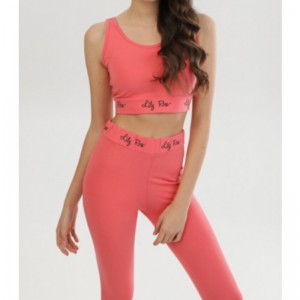 Vaaleanpunainen trackSuit