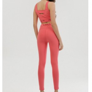 Vaaleanpunainen trackSuit