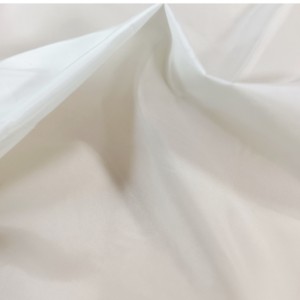 kierrättää polyesteriä