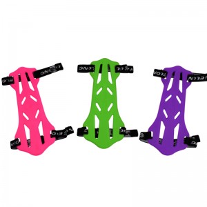 Elong Outdoor 44Ag03 Arm Guard Pehmeä kumi Kaksoisnapsauta jousiammunta-areilla Kuvaus muovinen suoja
