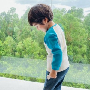 Neulotut pitkät hihatneulotut puuvillahousut